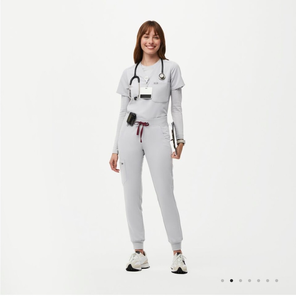 FIGS NEW Catarina One-Pocket Scrub Top & Zamora Jogger Scrub Pants ⭐️